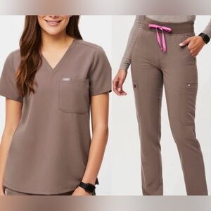 NWT FIGS 3xl set in Smokey taupe 🤎💗